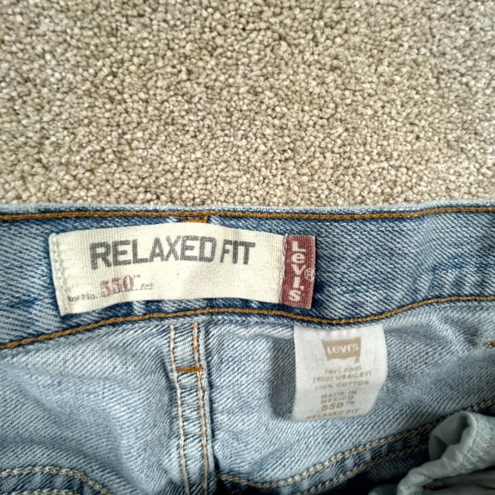 Levi's 550 Relaxed Fit Jeans Mens 38 Blue Light Wash Straight Everyday Wear‎